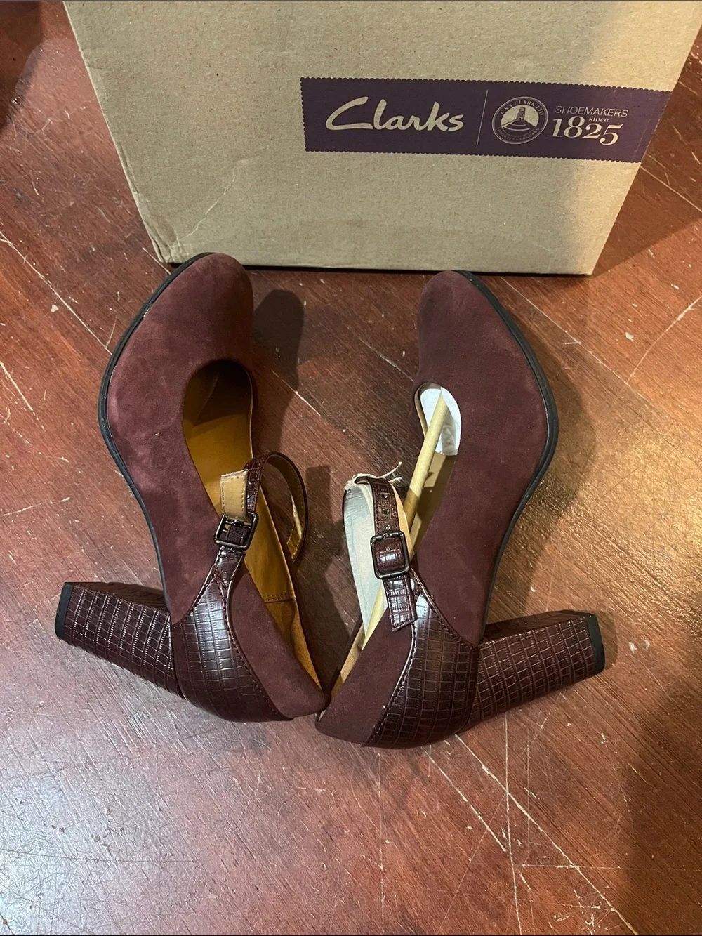 Clarks Women's Burgundy Suede Mary Jane Block Heel Pumps